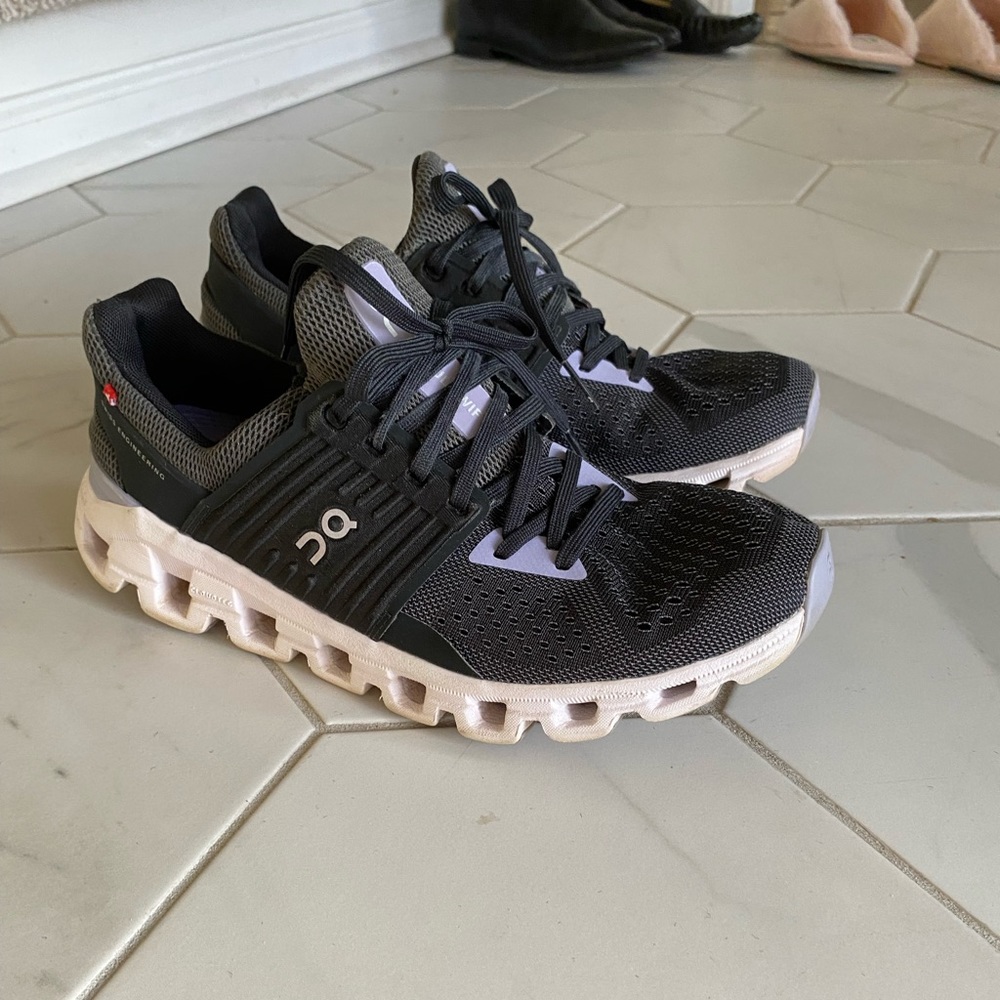 On cloud helion size 8